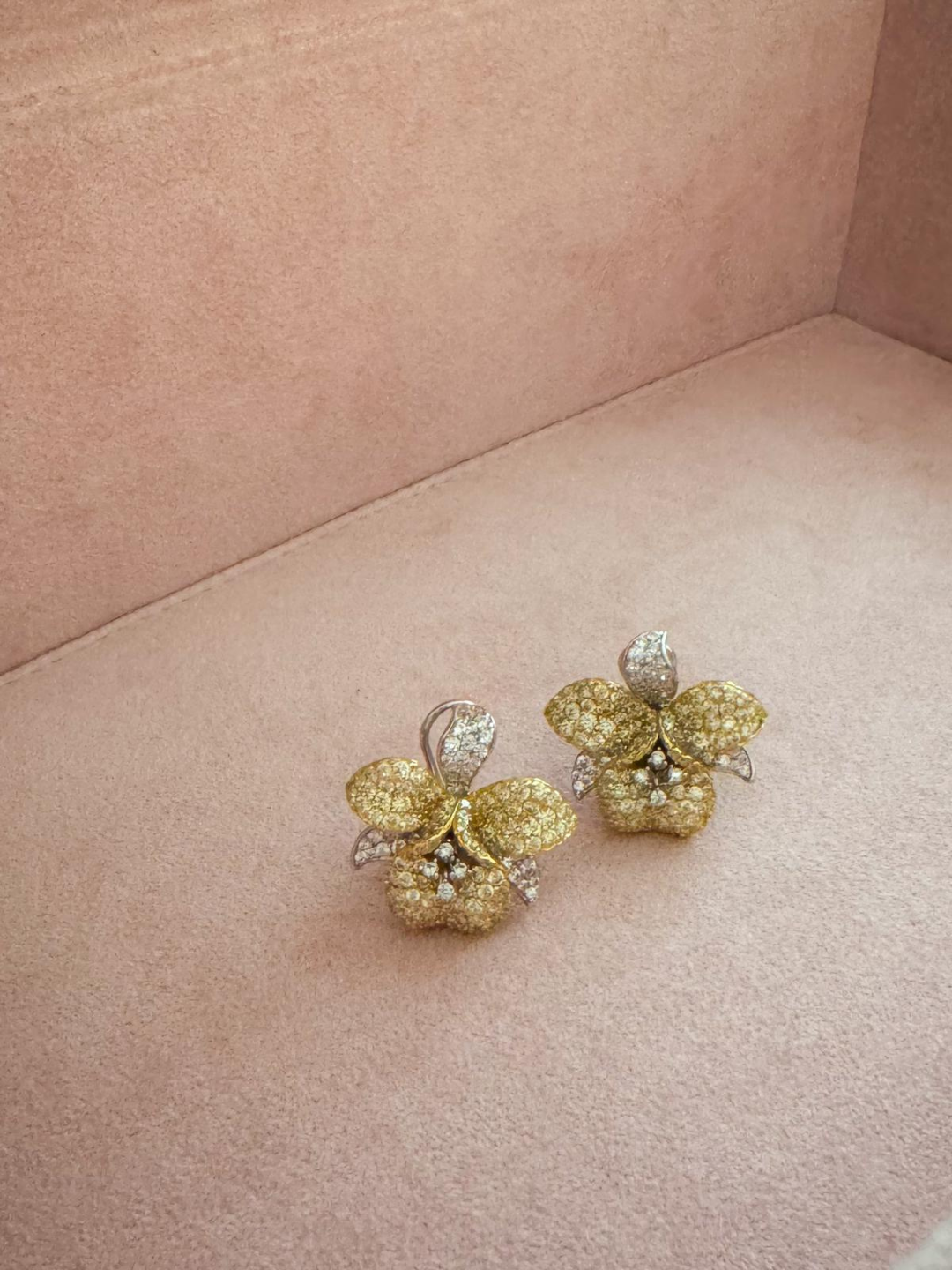 Mrs Ho Joaillerie Pave Diamond Silver Flower Earrings