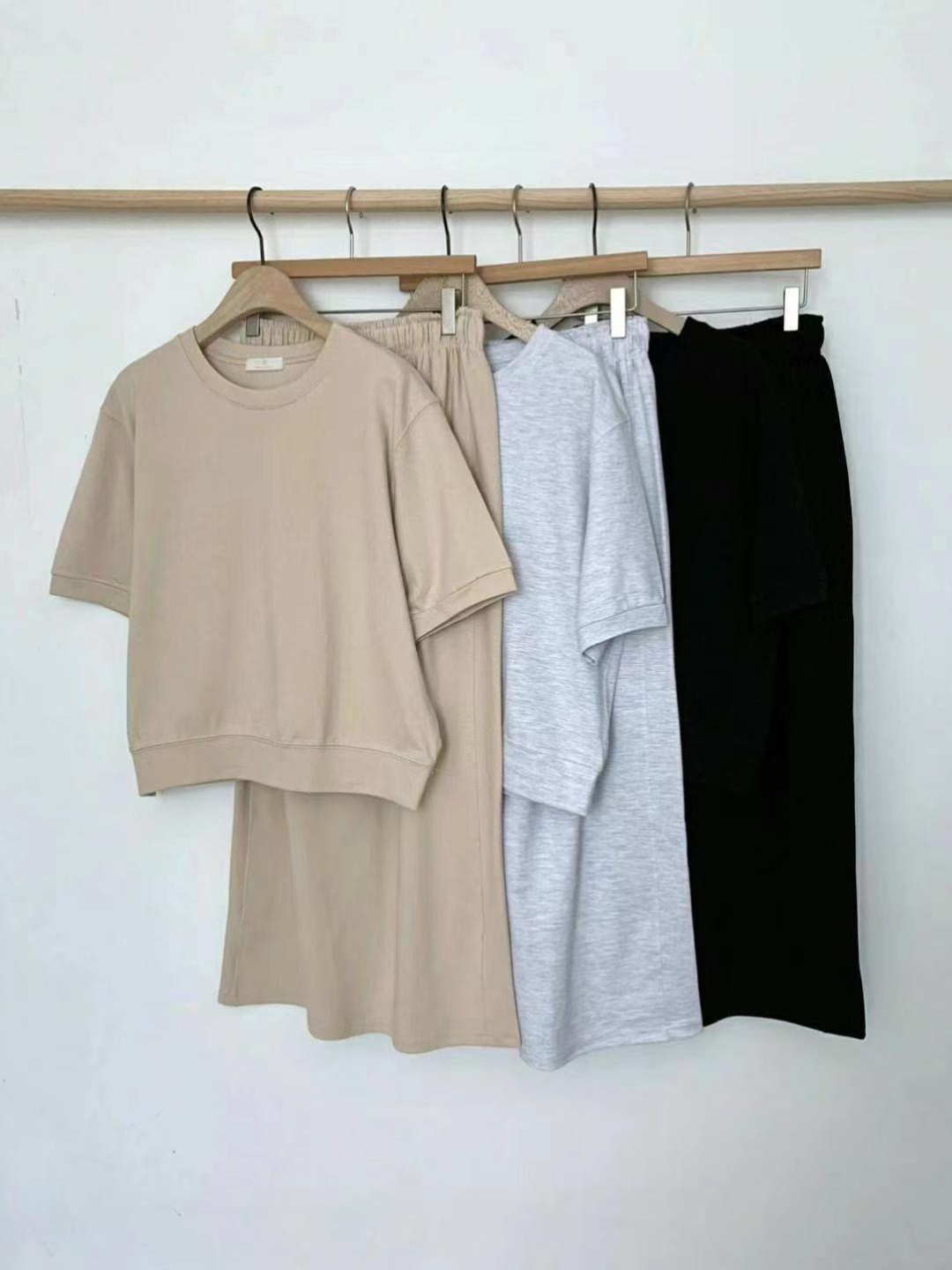 Short Sleeved T-shirt & Pants Set *3 Colors