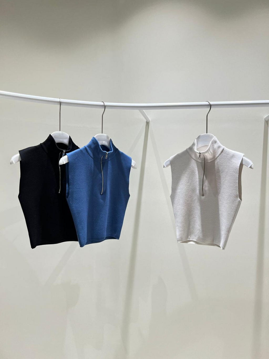 Mock Neck Half-zip Knit Vest *3 Colors