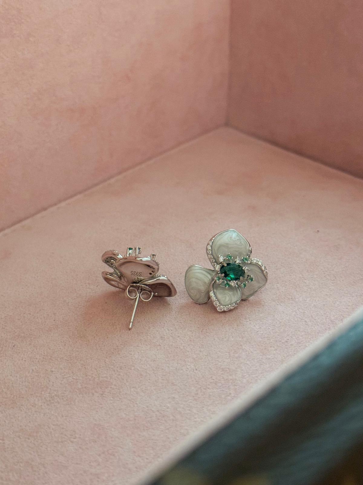 Mrs Ho Joaillerie Lacquer & Topaz Silver Flower Earrings