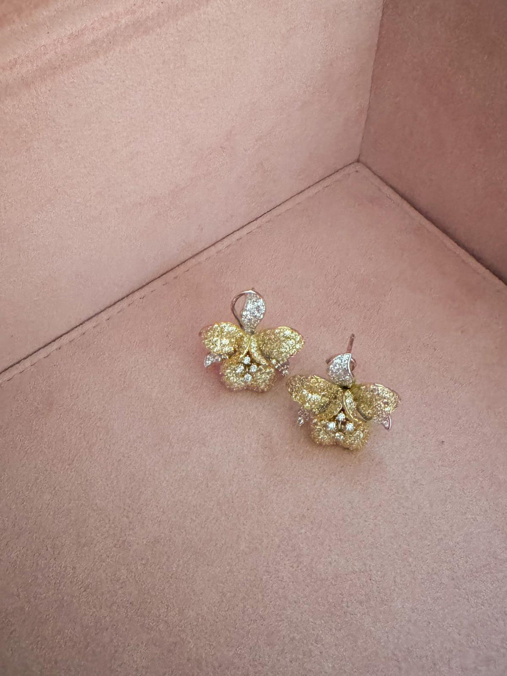 Mrs Ho Joaillerie Pave Diamond Silver Flower Earrings