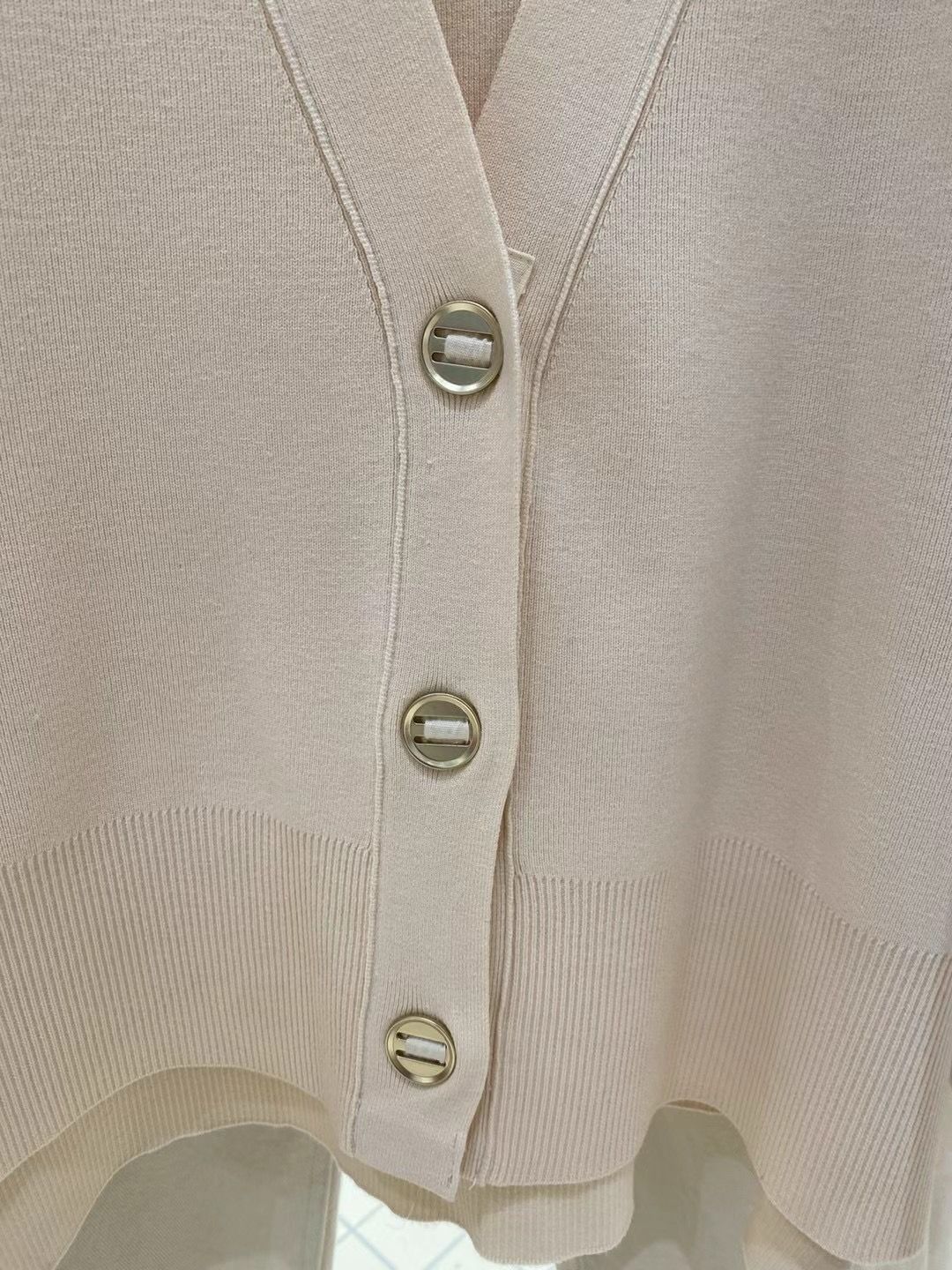 V-neck Classic Knitted Cardigan *3 Colors