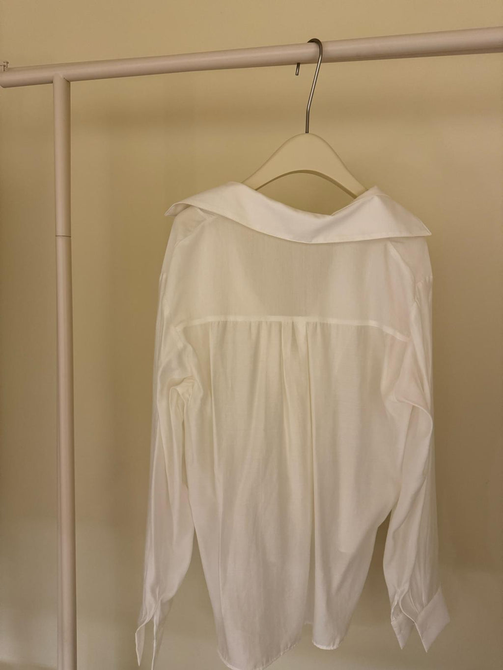 Loose V-neck Shirt