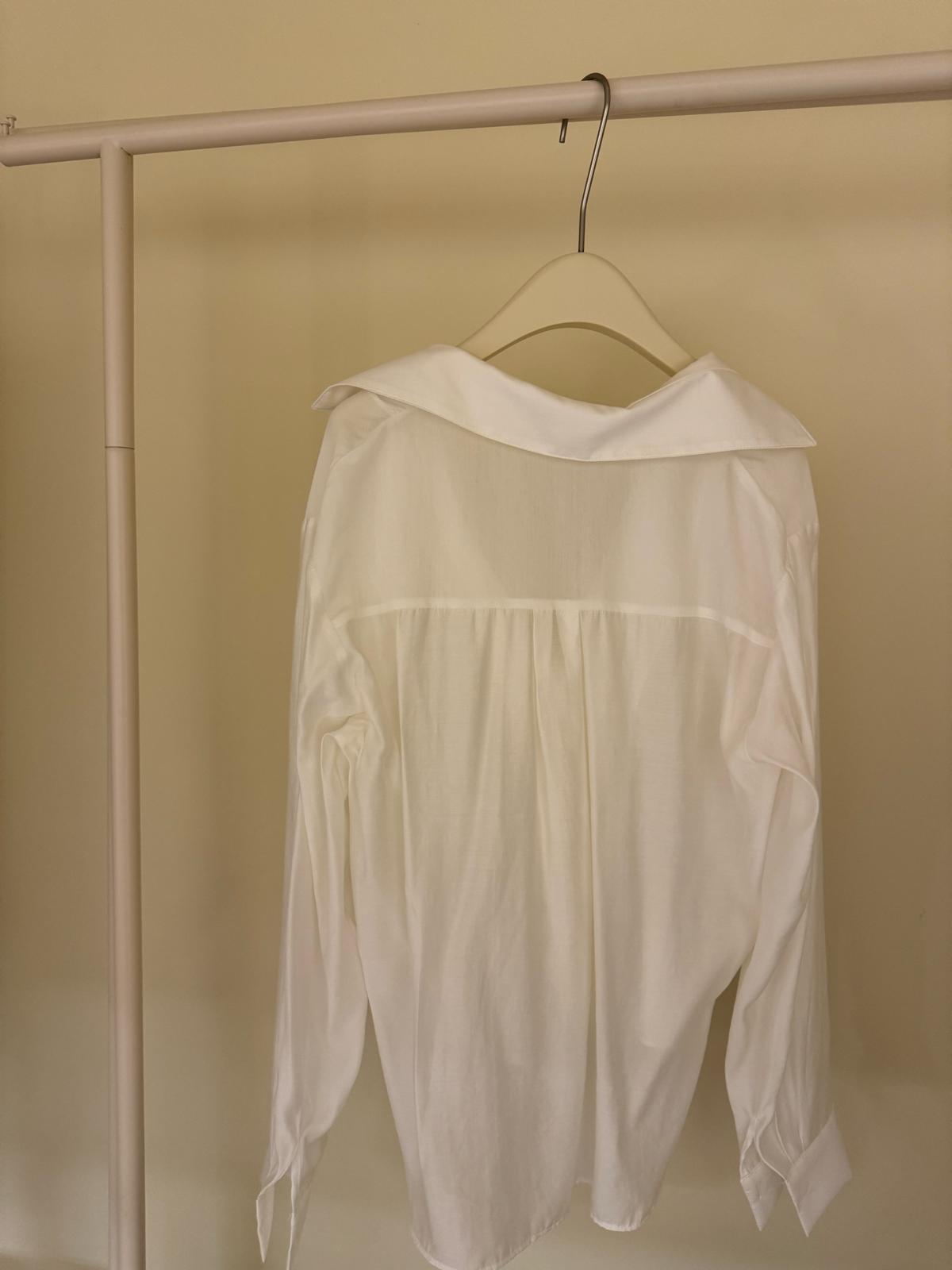 Loose V-neck Shirt